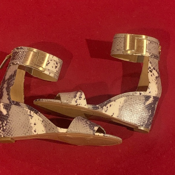 Nine West snake animal print cream gray sandal wedge heel sz 7.5 - Picture 5 of 11